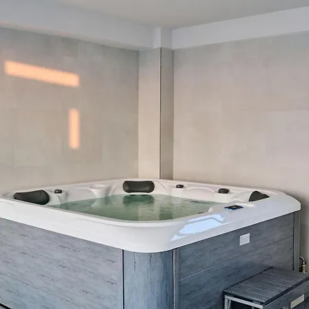 Zet In Infinity - Parking Апартаменты *